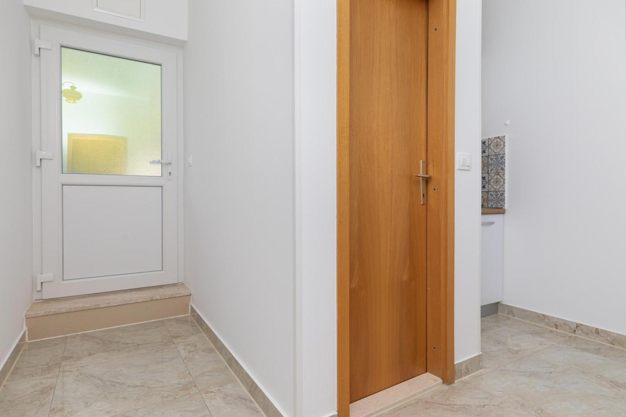 Apartments With A Parking Space Pisak, Omis - 5975 Exterior photo