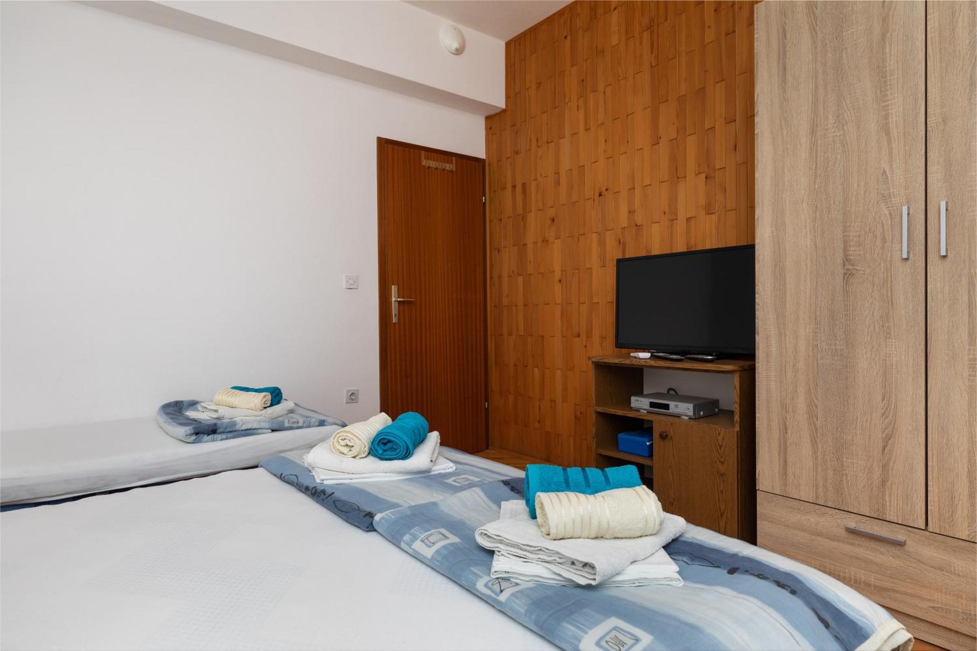 Apartments With A Parking Space Pisak, Omis - 5975 Room photo